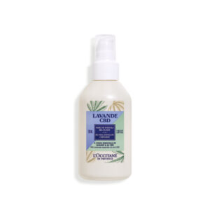 Eine 100-ml-Flasche LOccitane Lavendel CBD Duschgel mit Pumpspender und Etikett mit Lavendelmotiv.