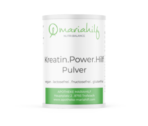 Ein weißer Behälter mit der Aufschrift „MH KREATIN.POWER.HILF“, auf dem angegeben ist, dass das Produkt vegan, laktosefrei, fruktosefrei und glutenfrei ist, von der Apotheke Mariahilf.