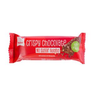 Ein XUCKER CRISP CHO RIEG 10372 Schokoladenriegel in roter Verpackung mit der Aufschrift ohne Zuckerzusatz und mit hohem Proteingehalt, fotografiert auf weißem Hintergrund.