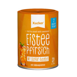 Ein Kanister XUCKER EISTEE PFIRSICH 10511, ohne Zuckerzusatz, enthält 8 Liter und 2 kcal pro Portion. Auf der orangefarbenen Verpackung ist ein Eistee abgebildet.