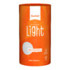 Ein orangefarbener zylindrischer Behälter mit XUCKER LIGHT DOSE 11177 Erythrit Süßstoff, der als kalorienfrei, vegan und für Heißgetränke geeignet gekennzeichnet ist.