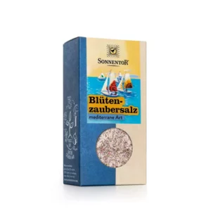 Schachtel SONNENTOR BLÜTENZAUBERSALZ MEDITERRAN mit einem transparenten Fenster zur Anzeige der Salzmischung. Die Verpackung zeigt eine nautische Illustration in einem blau-gelben Farbschema.