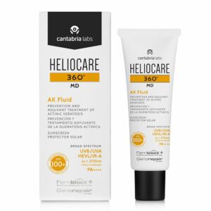 HELIOCARE® 360° AK Fluid Sonnenschutz, LSF 100+, bietet Breitband-UVB/UVA-Schutz und wird in einer weißen Tube mit Produktkennzeichnung geliefert.