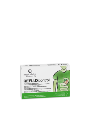 Eine Schachtel mit REFLUXCONTROL Tabletten ist ausgestellt, auf deren Vorderseite eine Person mit hervorgehobenem Verdauungssystem abgebildet ist.