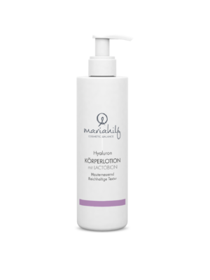 Eine weiße Pumpflasche mit der Aufschrift mariahilf Cosmetic Balance Hyaluron KÖRPERLOTION mit LACTOBION steht aufrecht auf einem schlichten weißen Hintergrund.