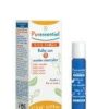 Der Puressentiel Kopfschm R-On Roller enthält neun ätherische Öle und ist in Blau mit weißem Text verpackt. Die Verpackung ist hauptsächlich weiß mit blauen und orangefarbenen Akzenten.