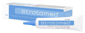 Tube und Schachtel mit der Aufschrift „10 g STRATAMED SILIKONGEL“.