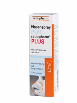 Packung NASEN SPRAY PUR RTP PLUS, 20ml. Enthält Kochsalzlösung mit Dexpanthenol zur nasalen Anwendung. Auf der Verpackung ist eine Nase abgebildet.