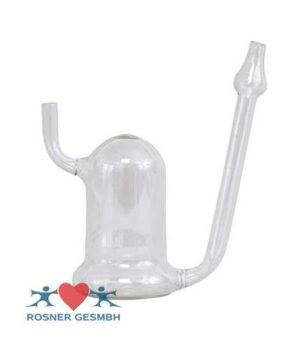 Laborgerät aus klarem Glas mit zwei abgewinkelten Ausgüssen. Unten links ist das Logo von NASEN DU ROS FRAENKL GL mit zwei Figuren und einem Herz zu sehen.