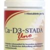 Eine Flasche mit weißem Deckel und der Aufschrift „CA-D3-STAD FTBL UNO“ enthält Nahrungsergänzungstabletten für die Knochengesundheit mit Kalzium und Vitamin D3.