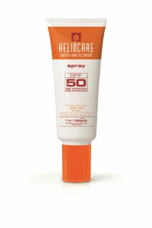 Tube HELIOCARE SO ADVAN KOERP 50-Spray mit orangefarbener Kappe und Etikett, bietet Breitbandschutz und verfügt über Fernblock-Technologie.