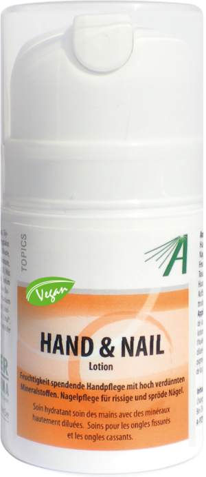 Das SCHUESS HAND +NAIL LOT ADL ist eine vegane Hand- und Nagellotion mit deutschem und französischem Etikett und bietet feuchtigkeitsspendende Pflege, angereichert mit verdünnten Mineralien.