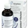 MIRADENT MYZOTECT TCT 5X5ML, angereichert mit Myrrhe, Aloe und Benzoe, unterstützt die Mundpflege in einer praktischen Flasche und Schachtel.