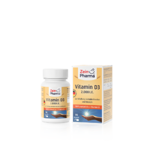 Das Nahrungsergänzungsmittel VIT D3 KPS 2000IE (2.000 IE) von Zein Pharma ist in einer Flasche und einer Schachtel mit 90 Kapseln erhältlich.