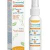 Eine Flasche PURESSENTIEL ENTSP.SCHLAF Spray zur natürlichen Abwehr steht neben der passenden Schachtel, geschmückt mit orangefarbenen und grünen Designelementen.