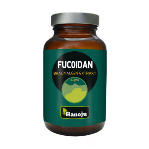 Eine braune Flasche mit der Aufschrift „FUCOIDAN KPS 600MG BRAUNALGE“ zeigt am Boden eine grüne Algengrafik und den Markennamen „Hanoju“.