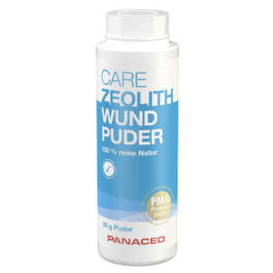 Ein zylindrischer Behälter mit der Aufschrift „PANACEO CARE ZEOLITH WUNDPDR“ und blau-weißem Design, der 30 g Pulver enthält.