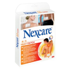 Schachtel NEXCARE HEAT PATCH 9,5 x 13 cm, zeigt eine Frau und einen Mann, die Pflaster auf Nacken und Schulter auftragen.