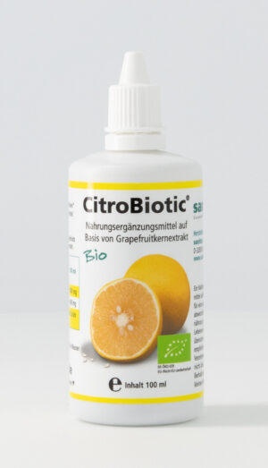 Eine 100-ml-Flasche CITROBIOTIC GRAPEFR KERN LSG mit weißem Verschluss und Grapefruit-Motiv enthält ein Bio-Grapefruit-Extrakt-Ergänzungsmittel. Das Etikett ist auf Deutsch.