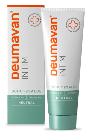 Zwei Deumavan Intim-Produkte – eines in Schachtel- und eines in Tubenform – tragen das Etikett „DEUMAVAN SCHUTZSLB NEUTR TB“ mit orangefarbenem und grünem Text auf weißer Verpackung, die medizinische Bilder enthält.