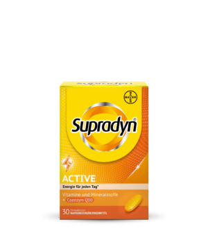 Eine gelb-orangefarbene „SUPRADYN ACTIVE FTBL“-Box enthält 30 Tabletten, angereichert mit Vitaminen, Mineralstoffen und Coenzym Q10.