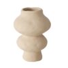 Beige Keramikvase mit abstraktem, geometrischem Design mit zwei bauchigen Abschnitten und strukturierter Oberfläche.