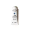 Eine 30 ml Tube LOccitane Karité Confort Fußcreme steht aufrecht vor einem schlichten weißen Hintergrund.
